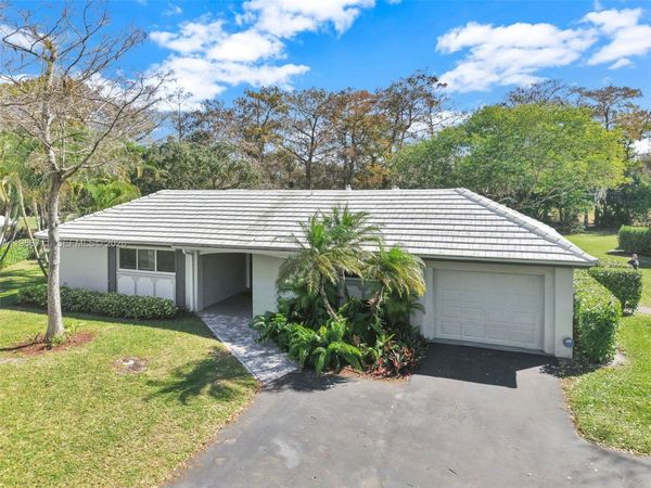 820 E Cypress Ln , Unit V-38, Pompano Beach, FL 33069