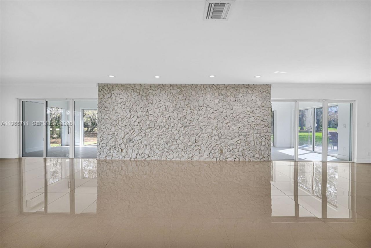 820 E Cypress Ln , Unit V-38, Pompano Beach, FL 33069 Photo