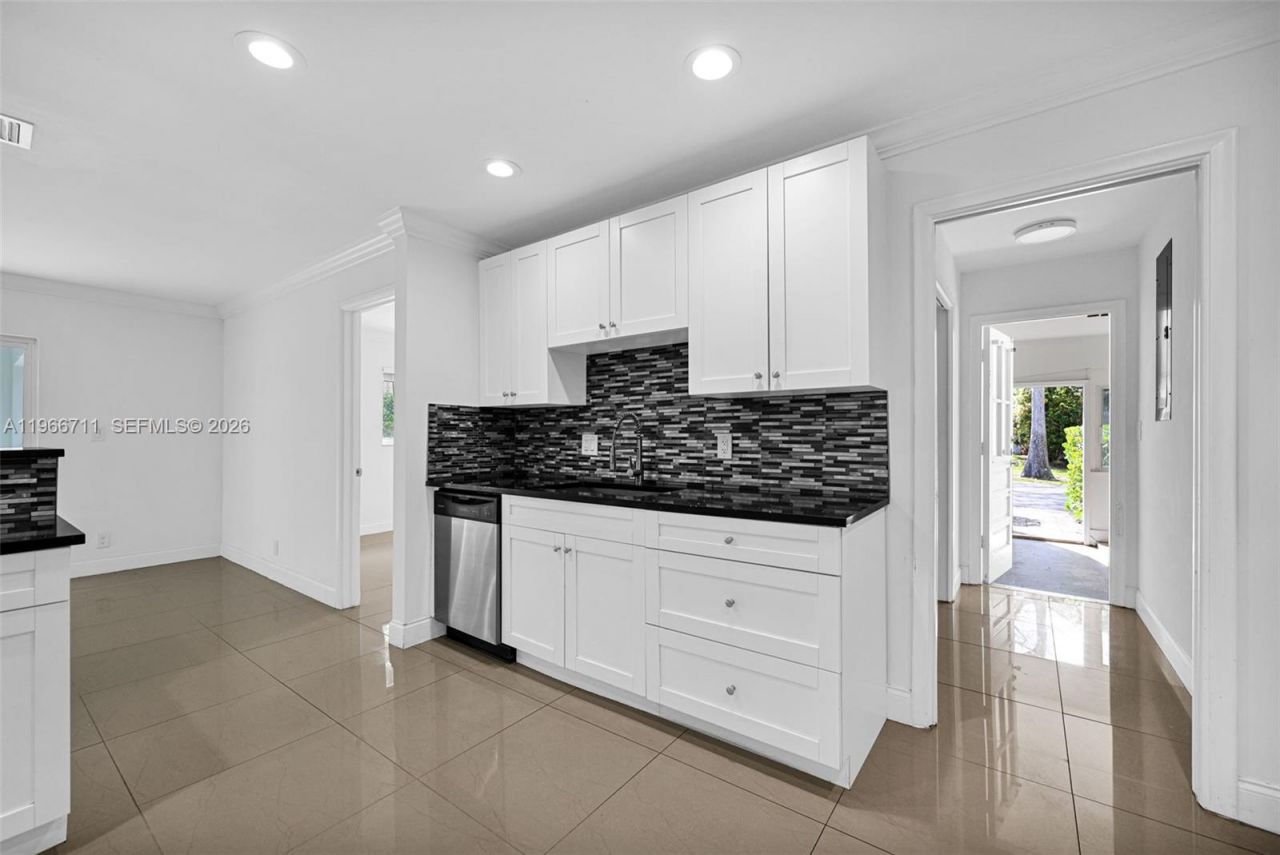 820 E Cypress Ln , Unit V-38, Pompano Beach, FL 33069 Photo