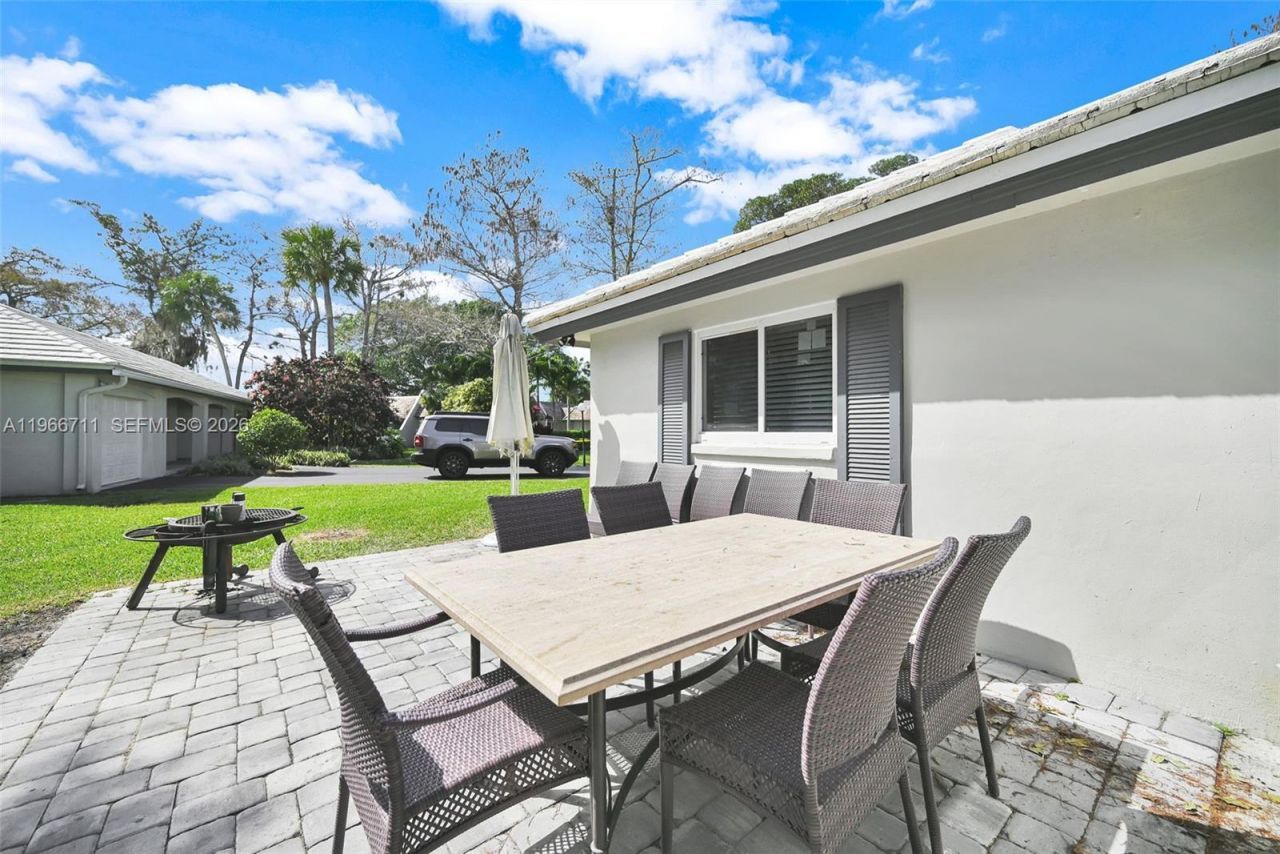 820 E Cypress Ln , Unit V-38, Pompano Beach, FL 33069 Photo