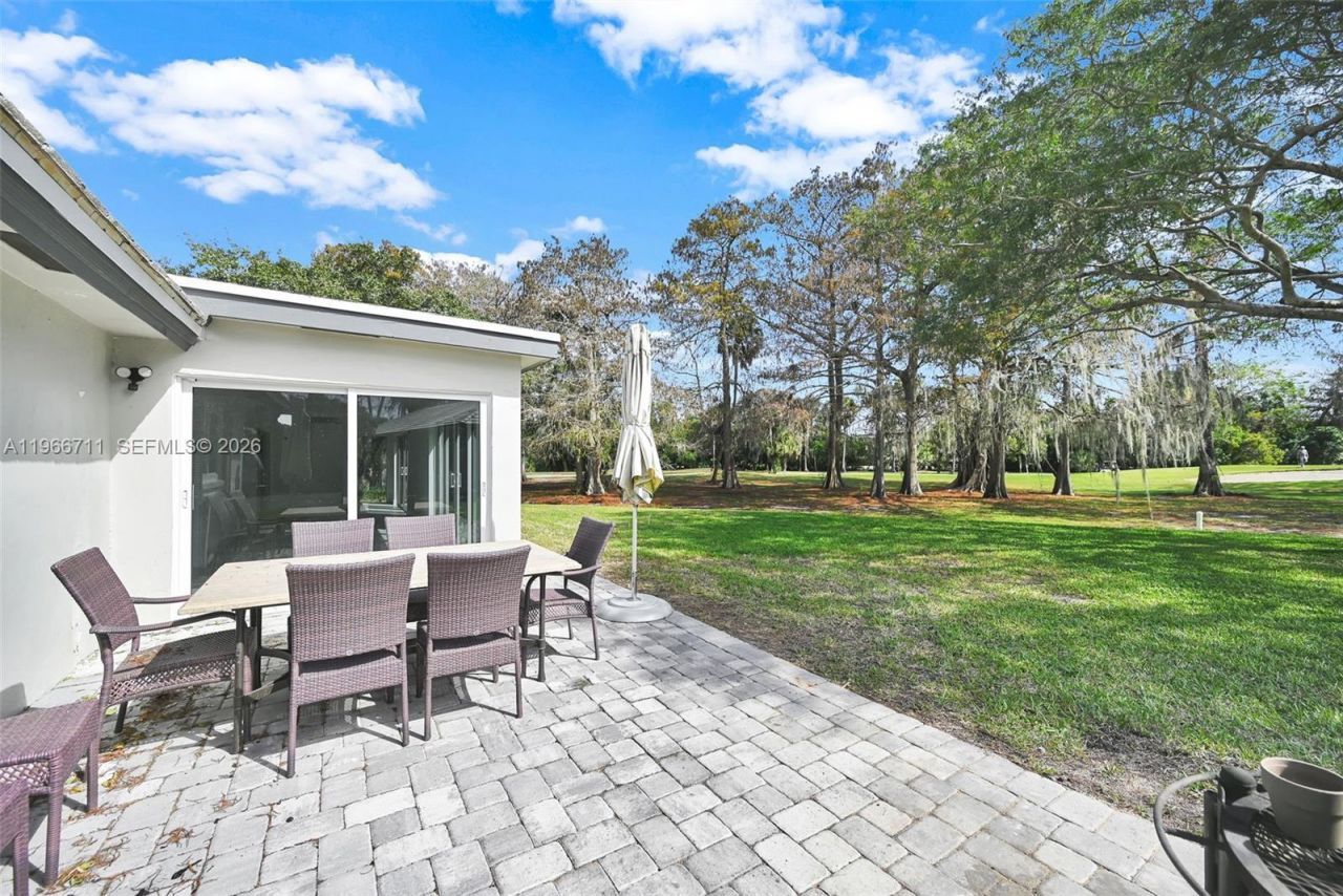 820 E Cypress Ln , Unit V-38, Pompano Beach, FL 33069 Photo