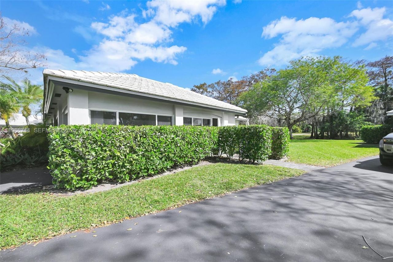 820 E Cypress Ln , Unit V-38, Pompano Beach, FL 33069 Photo