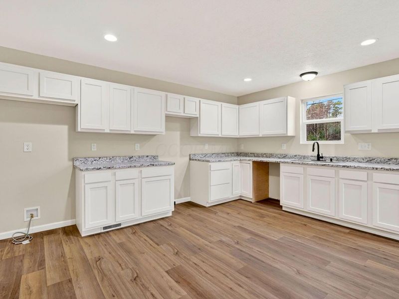 358 Elm Street , New Straitsville, OH 43766 Photo 12