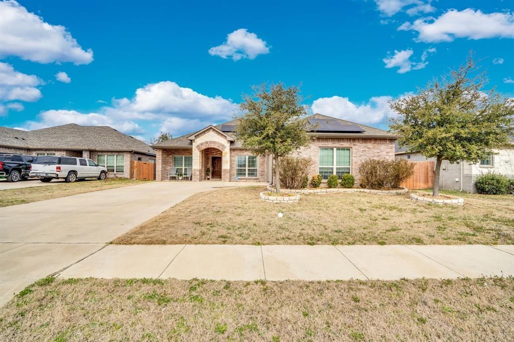 503 Woodhaven Drive, Waxahachie, TX 75165 Main Photo