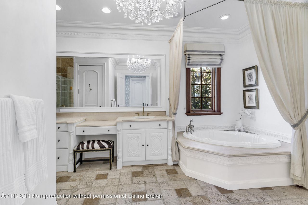 437 Chilean Avenue, Palm Beach, FL 33480 Photo