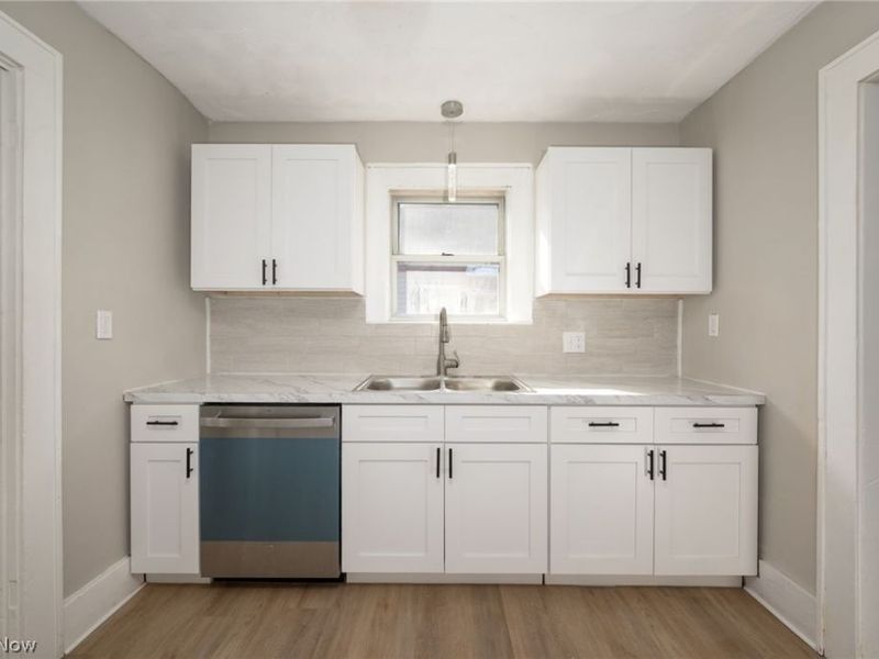 957 Mercer Avenue, Akron, OH 44320 Photo 12