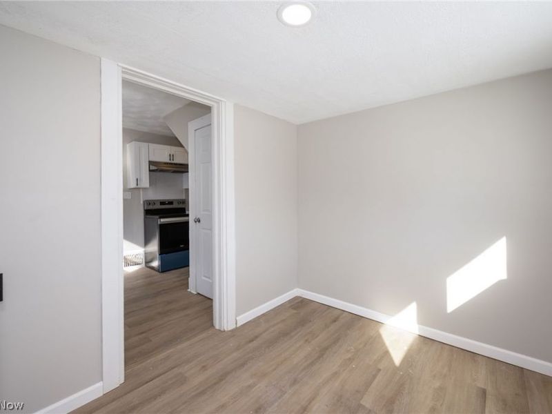 957 Mercer Avenue, Akron, OH 44320 Photo 16