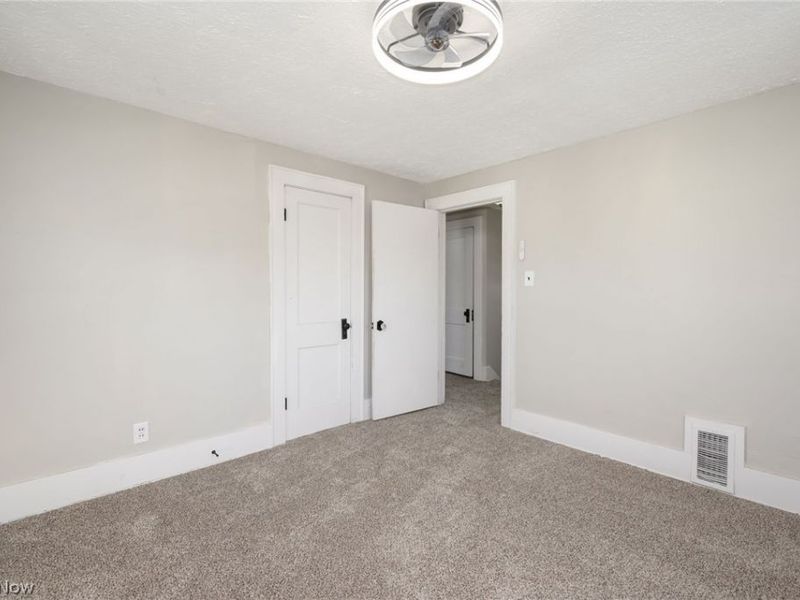 957 Mercer Avenue, Akron, OH 44320 Photo 19