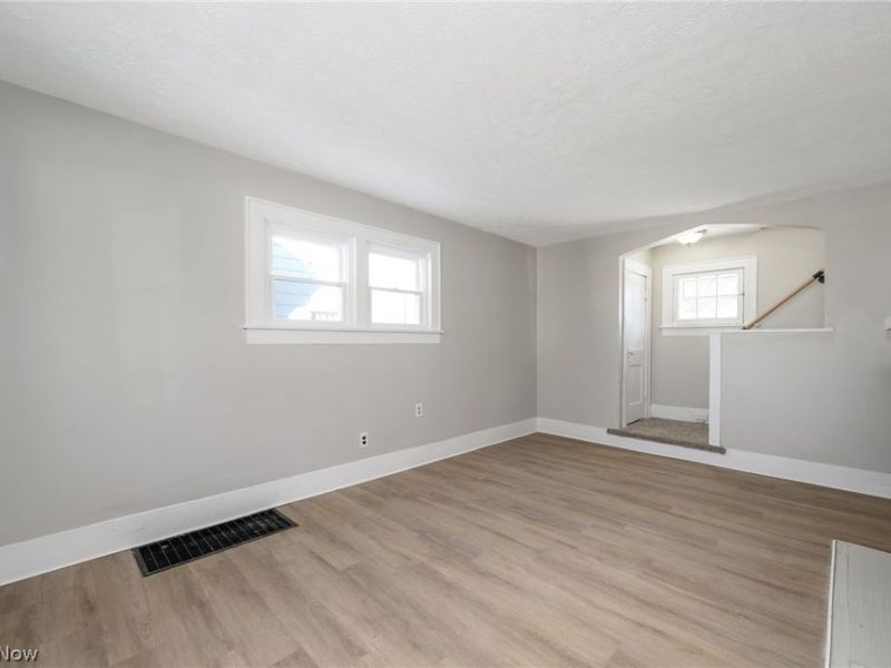 957 Mercer Avenue, Akron, OH 44320 Photo 7