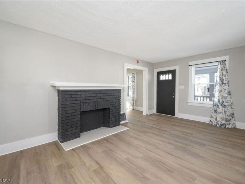 957 Mercer Avenue, Akron, OH 44320 Photo 9