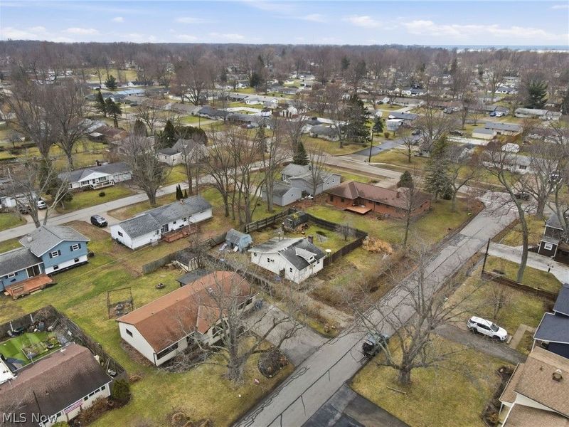 7366 Primrose Drive, Mentor on the Lake, OH 44060 Photo 4