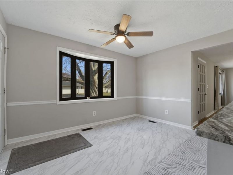 7366 Primrose Drive, Mentor on the Lake, OH 44060 Photo 6