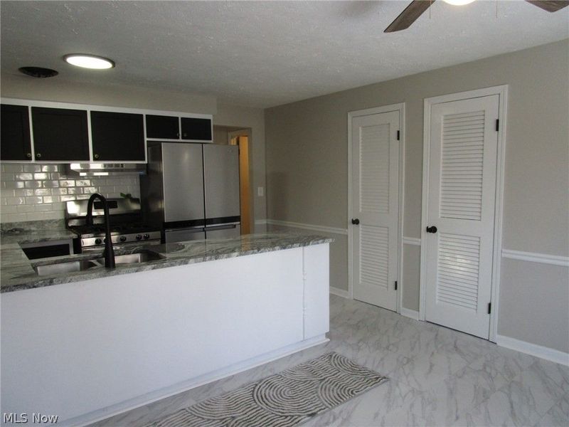 7366 Primrose Drive, Mentor on the Lake, OH 44060 Photo 8