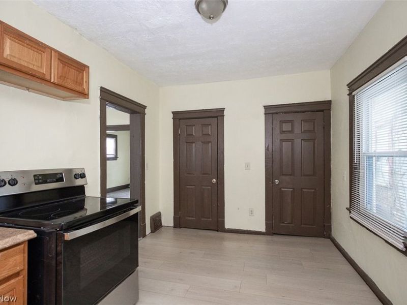 2887 E 112th Street, Cleveland, OH 44104 Photo 10