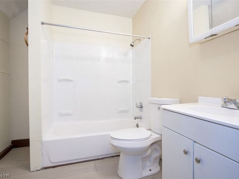 2887 E 112th Street, Cleveland, OH 44104 Photo 11