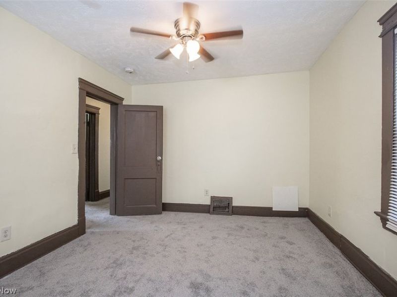 2887 E 112th Street, Cleveland, OH 44104 Photo 14