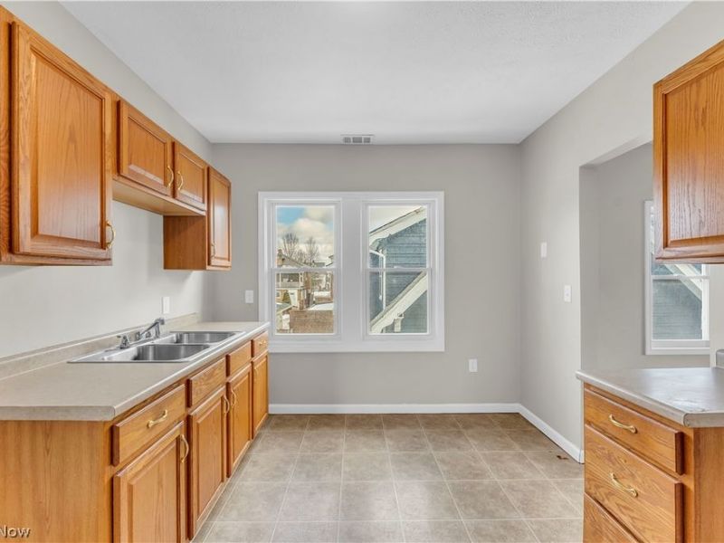 10222 Joan Avenue, Unit 10224/UP, Cleveland, OH 44111 Photo 10