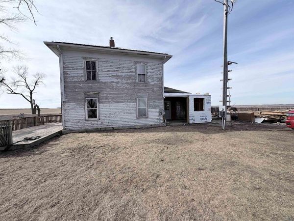 38581 120th St., LeMars, IA 51031