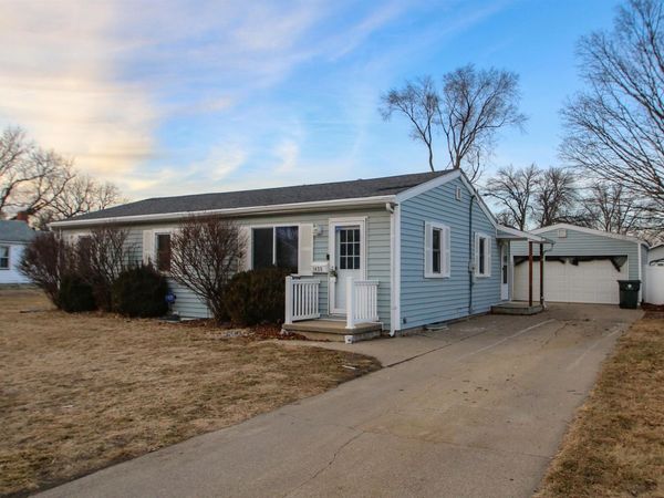 1425 La Plante Ave, Sioux City, IA 51109