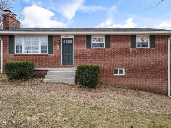 6018 Edmondson Lane, Knoxville, TN 37918