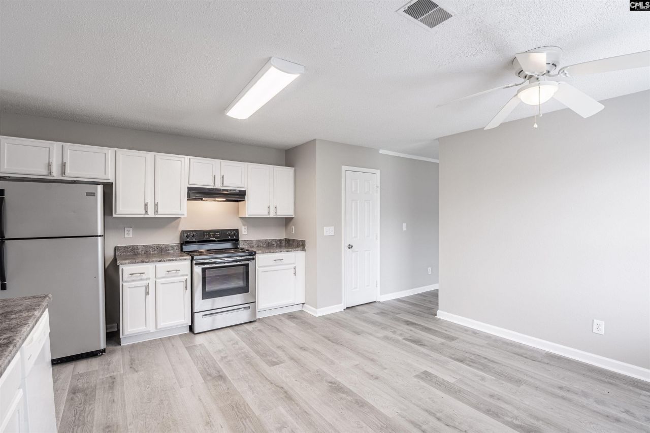 8 Scottsdale Court Photo 10