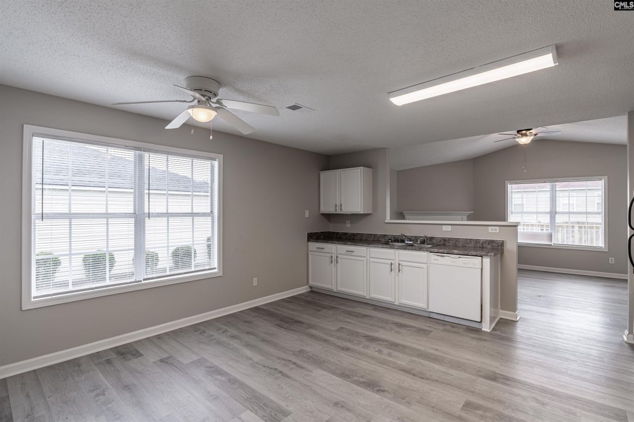 8 Scottsdale Court Photo 11