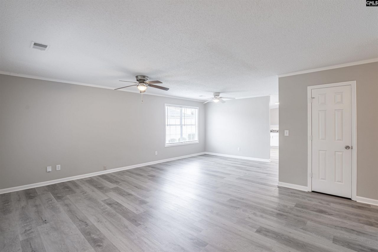 8 Scottsdale Court Photo 4