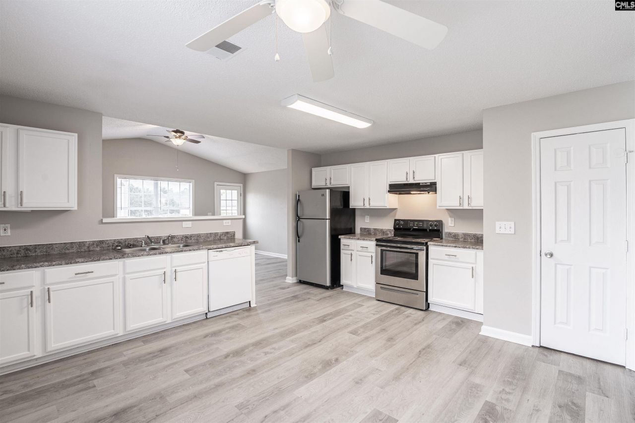 8 Scottsdale Court Photo 9