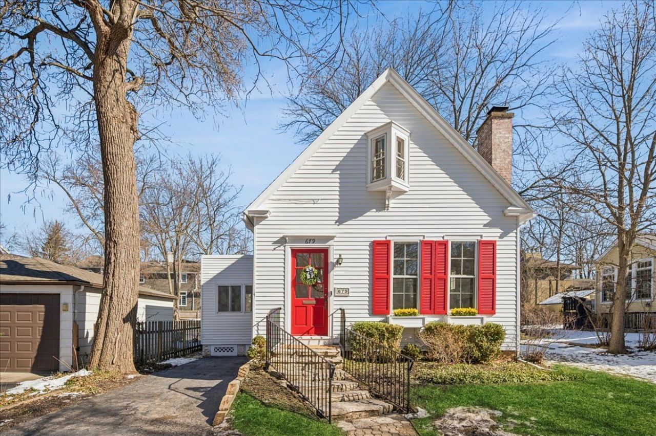 679 Bluff Street, Glencoe, IL 60022 Main Photo