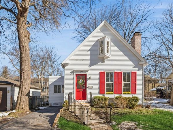 679 Bluff Street, Glencoe, IL 60022