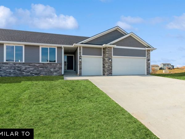 5714 NE Creek Ridge Drive, Ankeny, IA 50021
