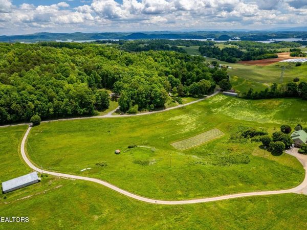 756 Greenlee Rd, Rutledge, TN 37861