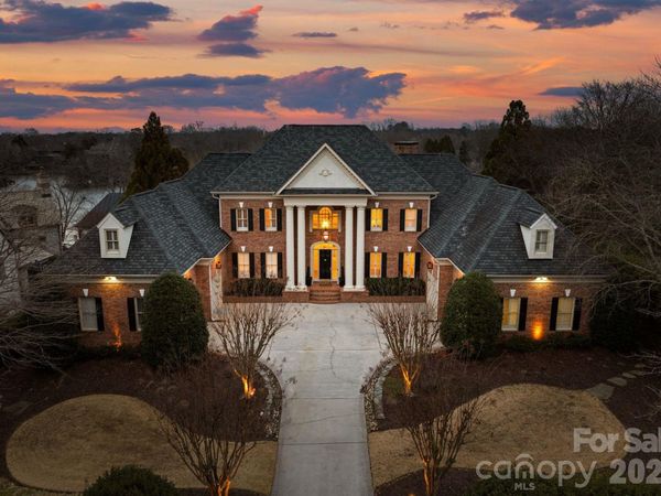 8721 Lake Challis Lane, Charlotte, NC 28226