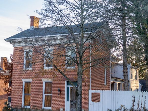 107 S Columbus Street, Somerset, OH 43783