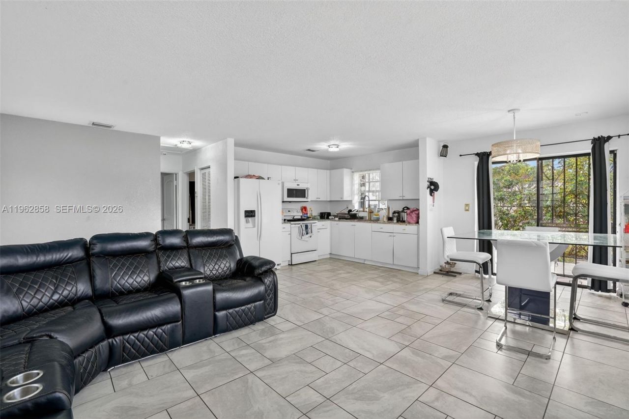 20615 NW 28th Ave , Miami Gardens, FL 33056 Photo