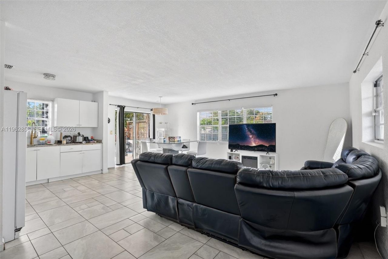 20615 NW 28th Ave , Miami Gardens, FL 33056 Photo