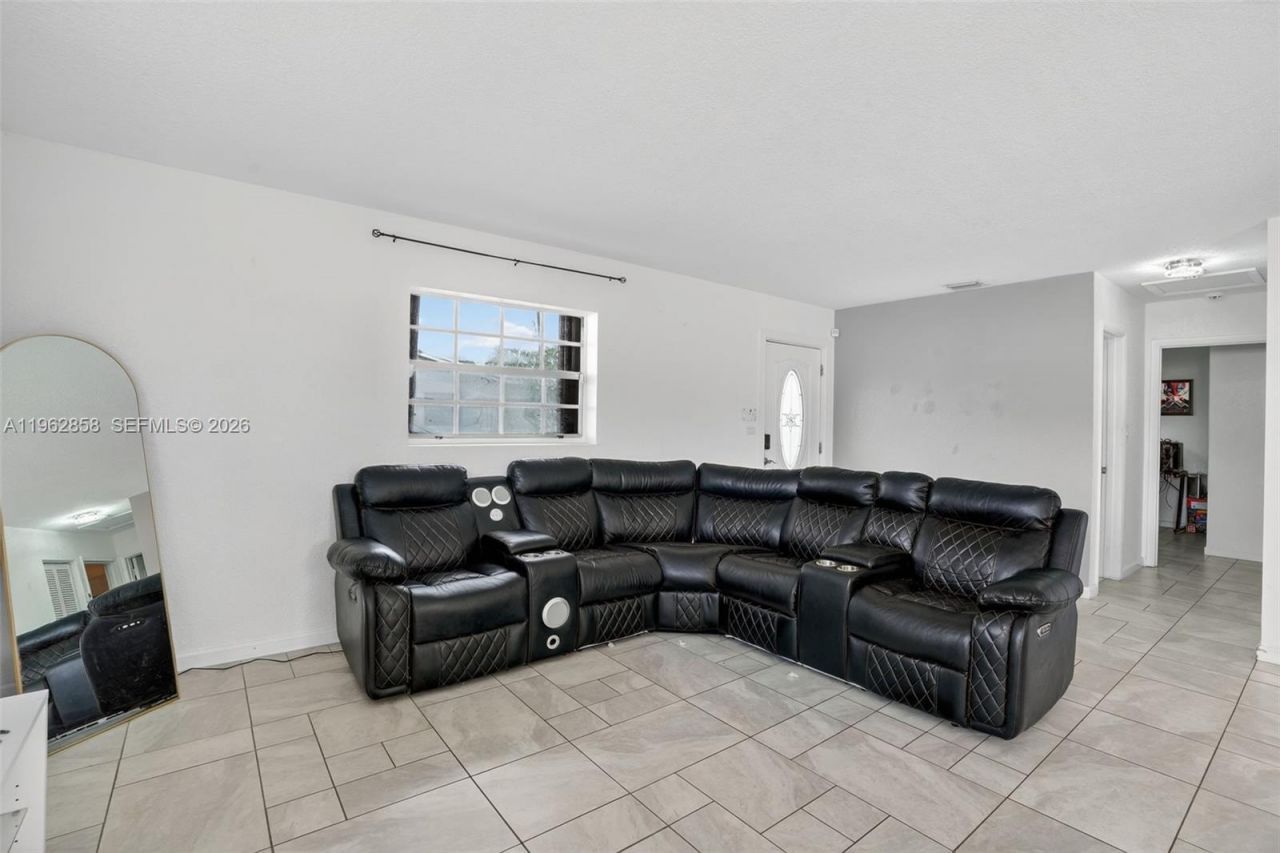 20615 NW 28th Ave , Miami Gardens, FL 33056 Photo