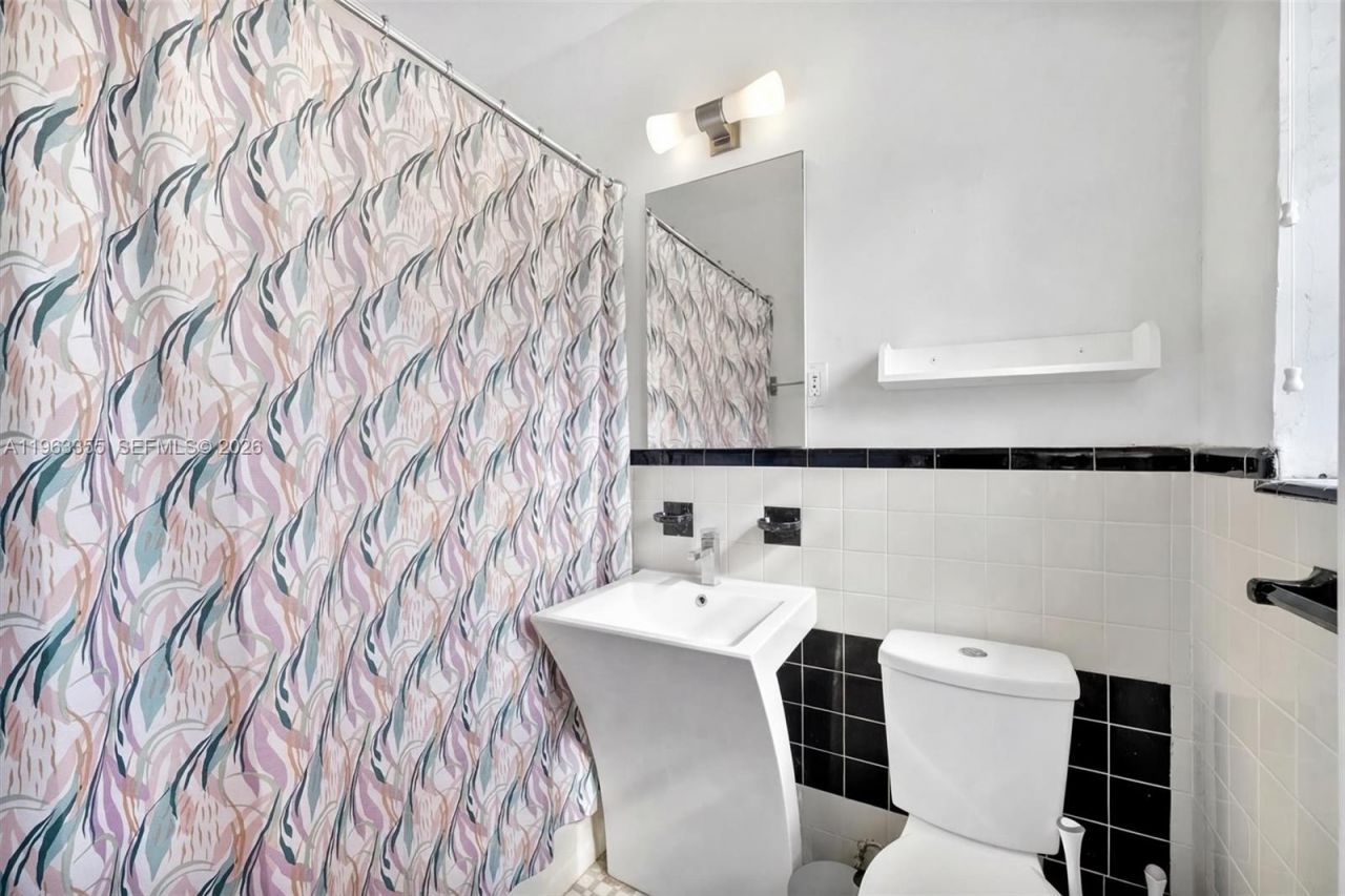 1925 Washington Ave , Unit 21, Miami Beach, FL 33139 Photo