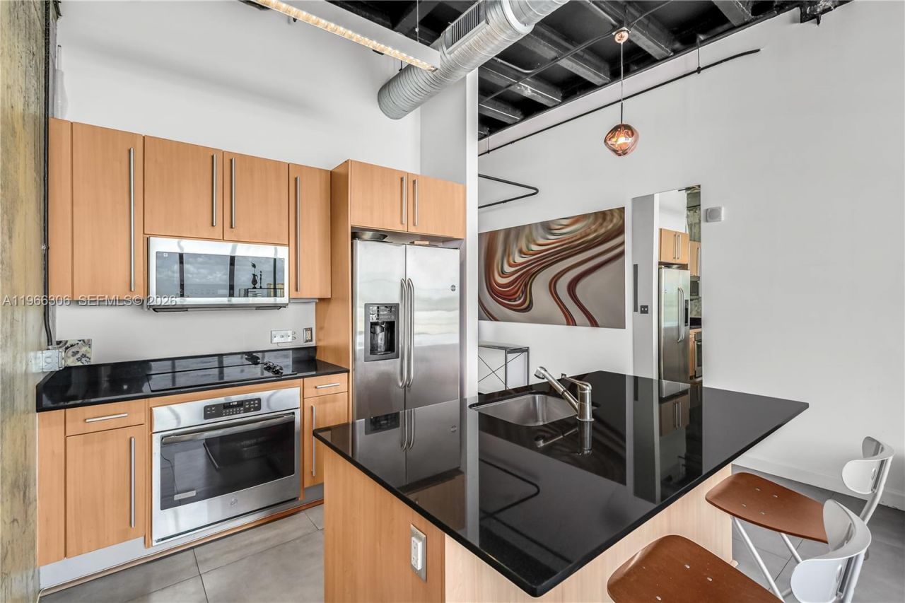 8101 Biscayne Blvd , Unit R-613, Miami, FL 33138 Photo