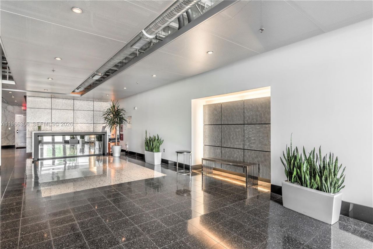 8101 Biscayne Blvd , Unit R-613, Miami, FL 33138 Photo