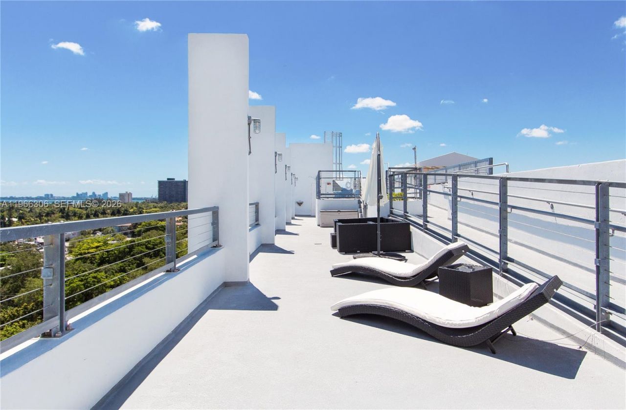 8101 Biscayne Blvd , Unit R-613, Miami, FL 33138 Photo