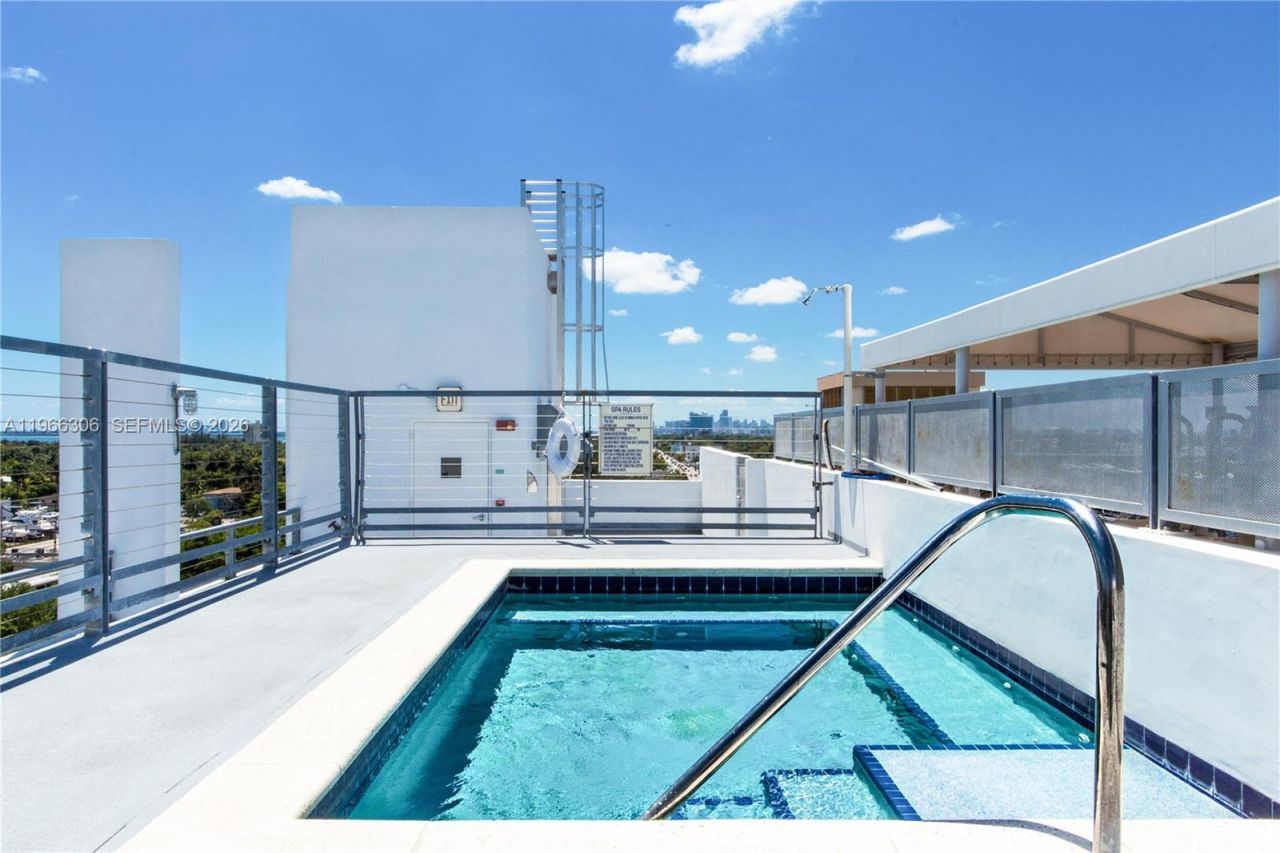 8101 Biscayne Blvd , Unit R-613, Miami, FL 33138 Photo