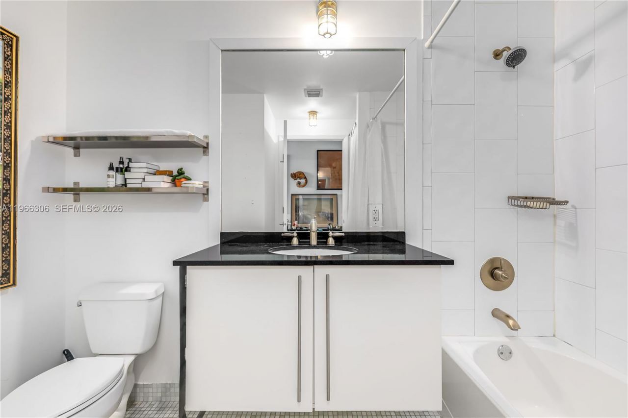 8101 Biscayne Blvd , Unit R-613, Miami, FL 33138 Photo