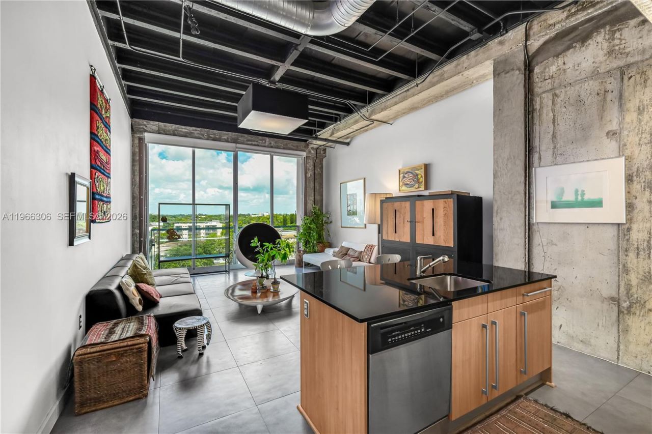 8101 Biscayne Blvd , Unit R-613, Miami, FL 33138 Photo