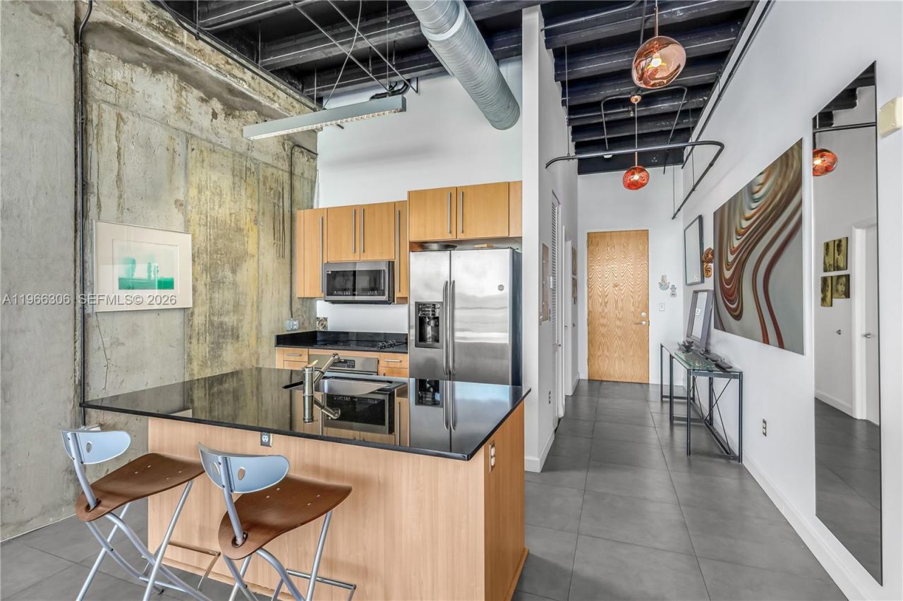 8101 Biscayne Blvd , Unit R-613, Miami, FL 33138 Photo