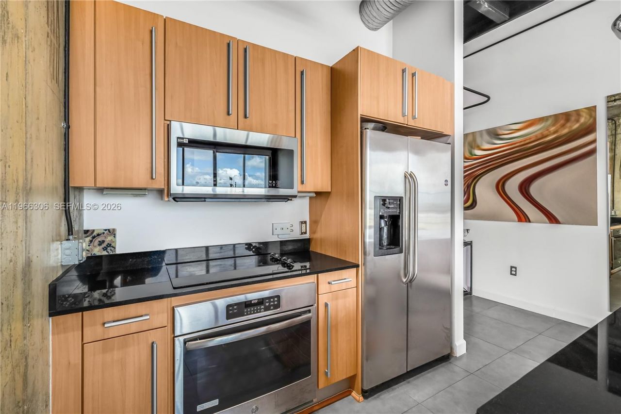 8101 Biscayne Blvd , Unit R-613, Miami, FL 33138 Photo