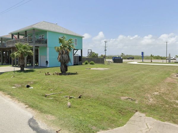 2573 Palm, Crystal Beach, TX 77650