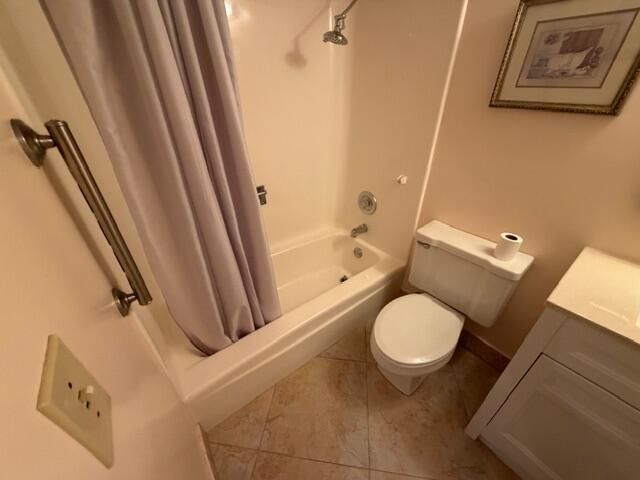 18081 SE Country Club Drive, Unit 121, Tequesta, FL 33469 Photo