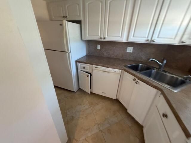 18081 SE Country Club Drive, Unit 121, Tequesta, FL 33469 Photo