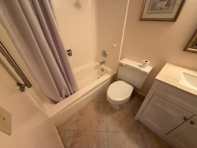 18081 SE Country Club Drive, Unit 121, Tequesta, FL 33469 Photo